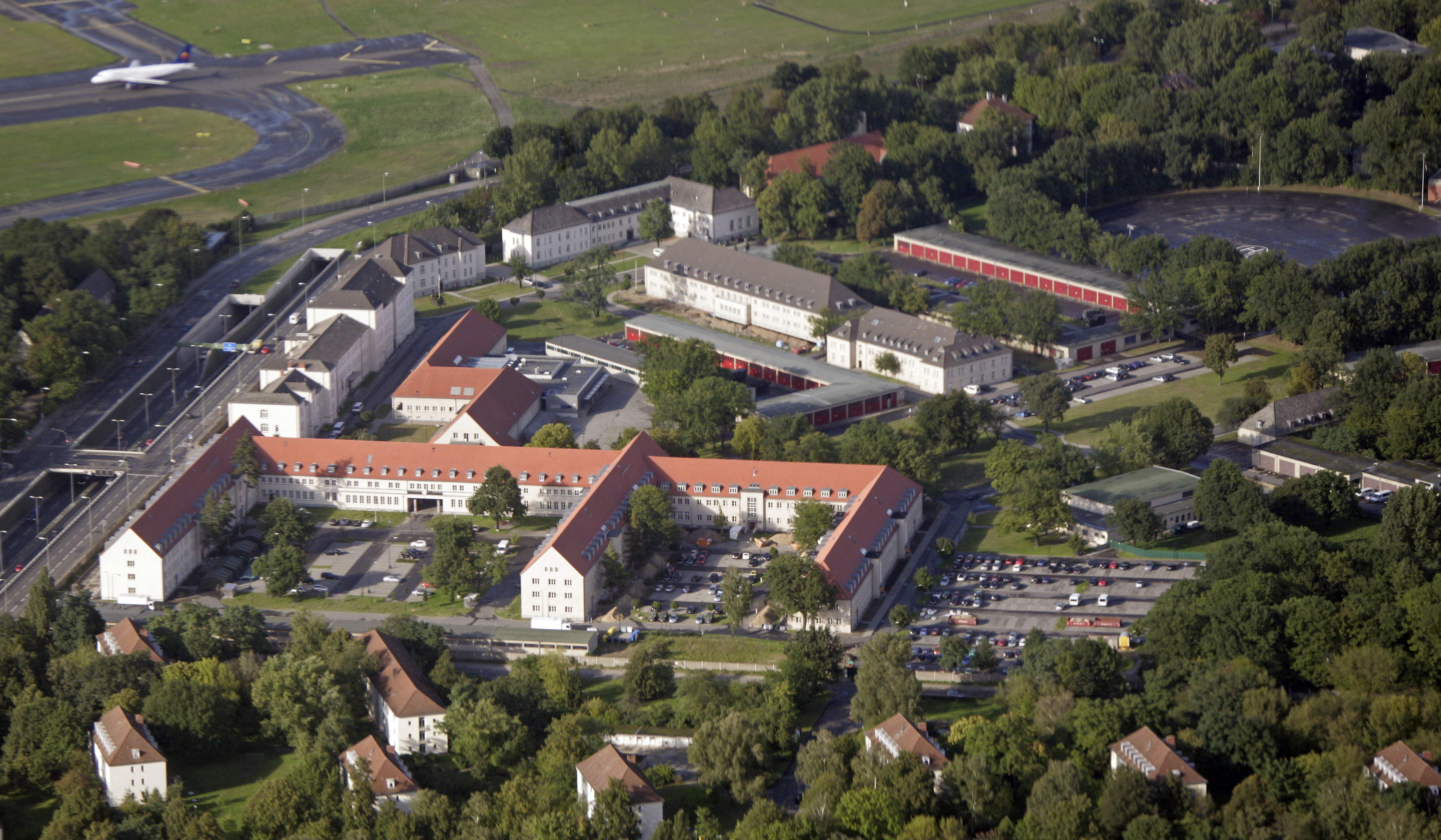 Julius-Leber-Kaserne